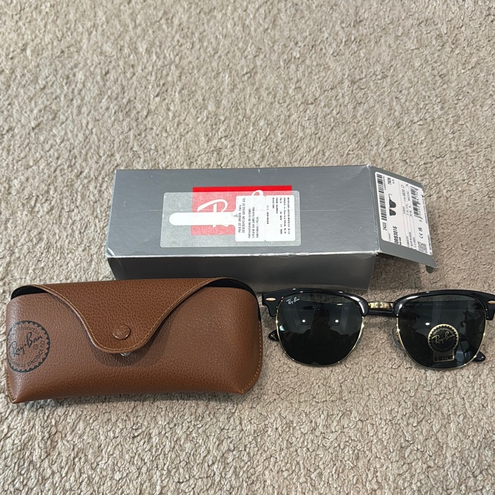 Ray-Ban Black Sunglasses with Brown Case